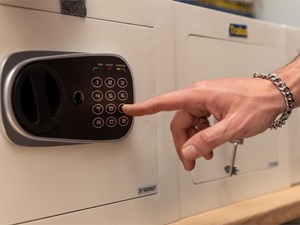 4 consideraciones a la hora de conseguir un código efectivo para tu caja fuerte