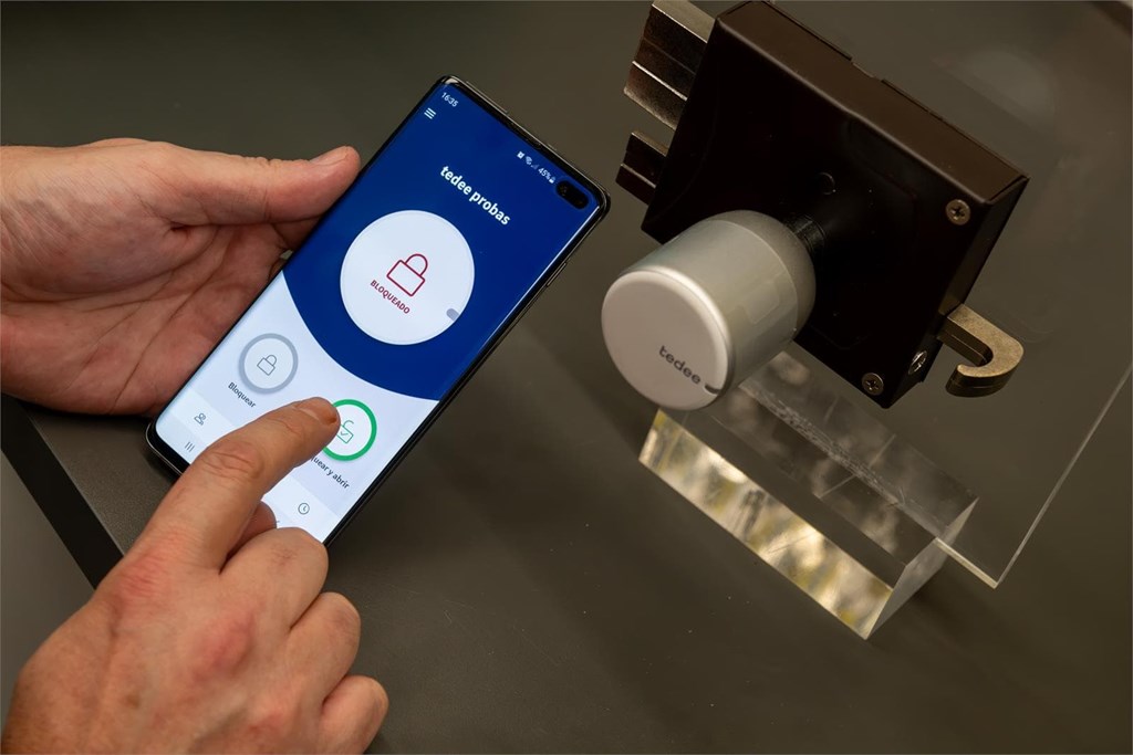 ¿Cuáles son las principales causas de obstrucción y avería de los abrepuertas automáticos?