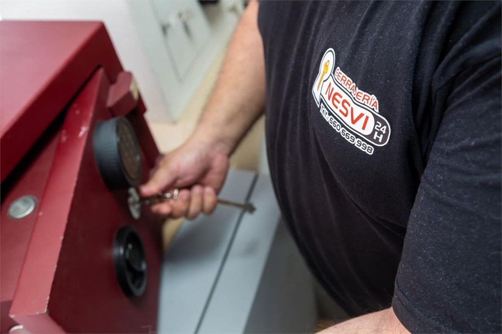 ¿En qué consiste el servicio de amaestramiento de llaves para cajas fuertes?